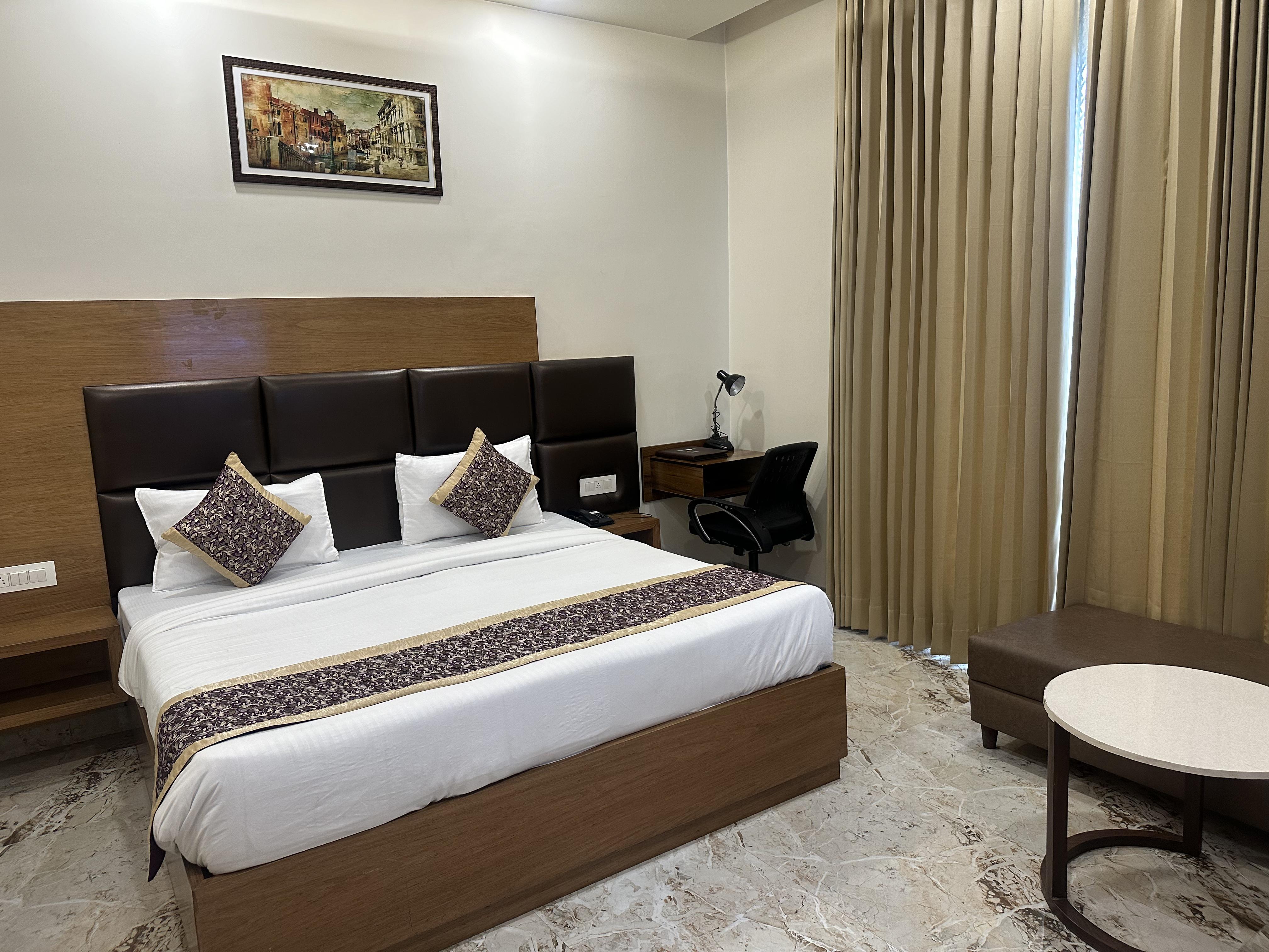 Comfort Hotel By Choice Hotels - Tap to explore photos