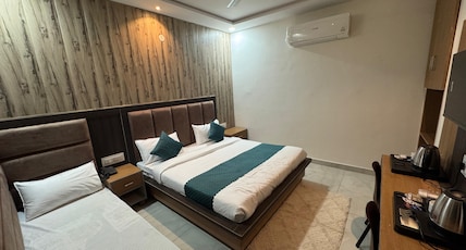The Grand Luxury Stay Hotel Room Type - Super Deluxe Room