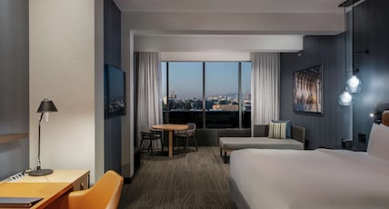 Hilton Guadalajara Midtown Room Type - 1 KING BED JUNIOR SUITE
