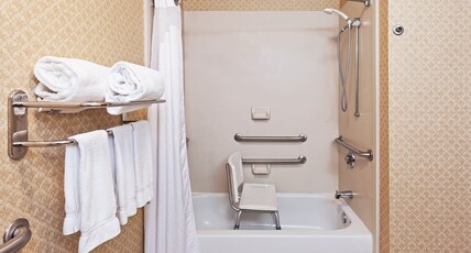 Holiday Inn Express Hotel & Suites Laredo-Event Center Area Room Type - 2 Queen Standard Comm Mobil Access Tub