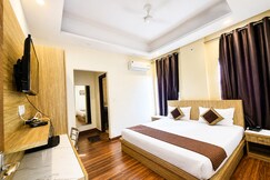 Hotel Mantra - Near Airport (8 mins drive away)