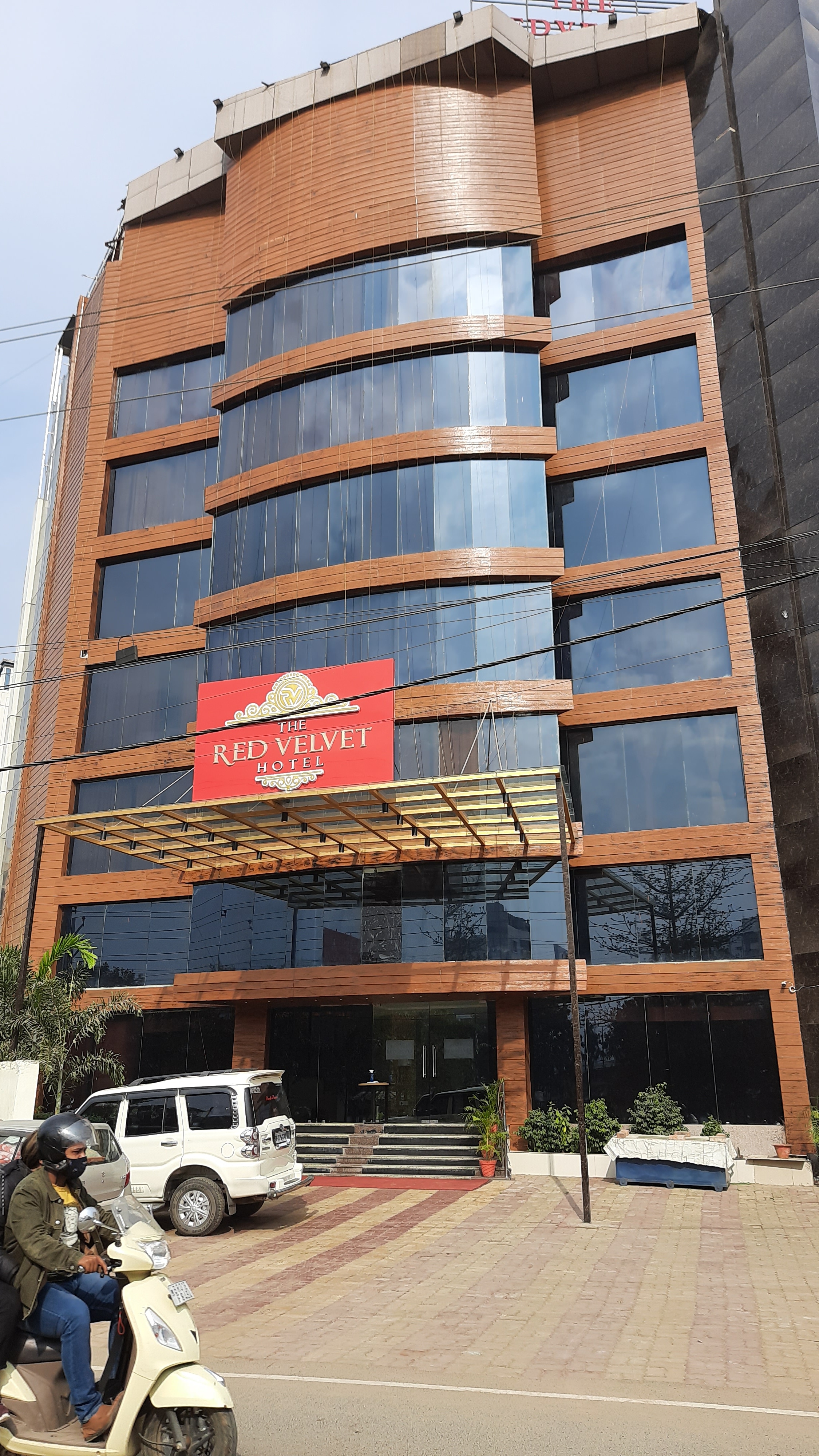 The Red Velvet Hotel - Tap to explore photos