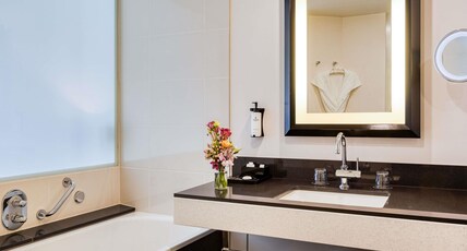 Sofitel Brussels Europe Room Type - LUXURY ROOM, 1 Queen Size Bed, High floor