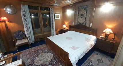 Jackson Heights Houseboats Room Type - Double Deluxe Room with Lake View
