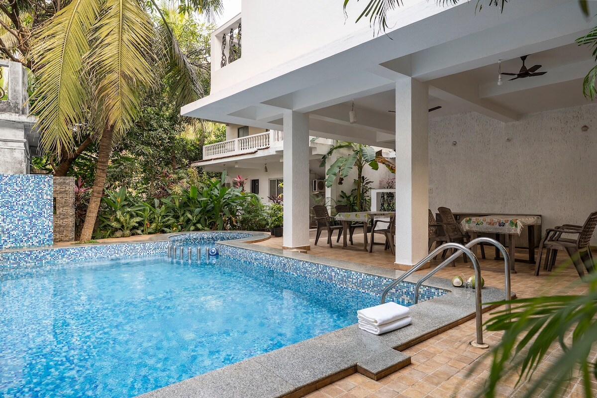 Studio Apartment W Pool Vagator Beach 5 min ride - Tap to explore photos