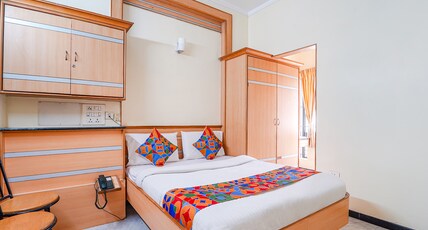 FabHotel ESS Paradise Room Type - Deluxe Room