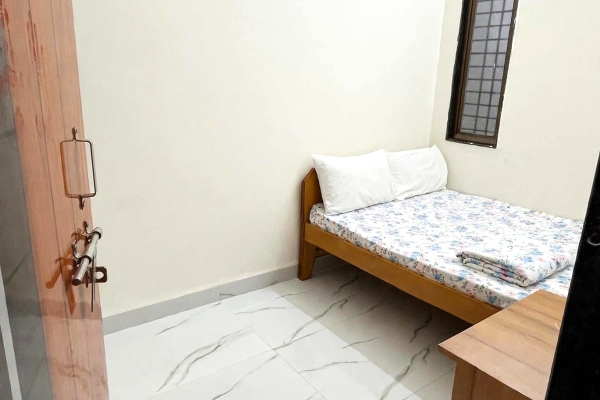 Hotel Madhav Bhakta Nivas - Tap to explore photos