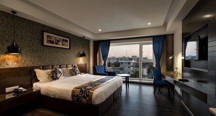 Hotel Saffron Crest Room Type - Executive Room