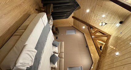 Cliff Side Cottage Room Type - Deluxe King Room