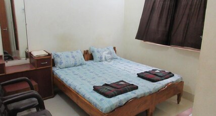 Hotel aashirwad Room Type - Deluxe AC Room Queen