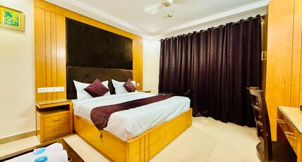 The Luxe JPM Bed & Breakfast Room Type - Deluxe AC Room