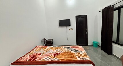 Shri Saryu Darshan Inn Room Type - Bedroom 3