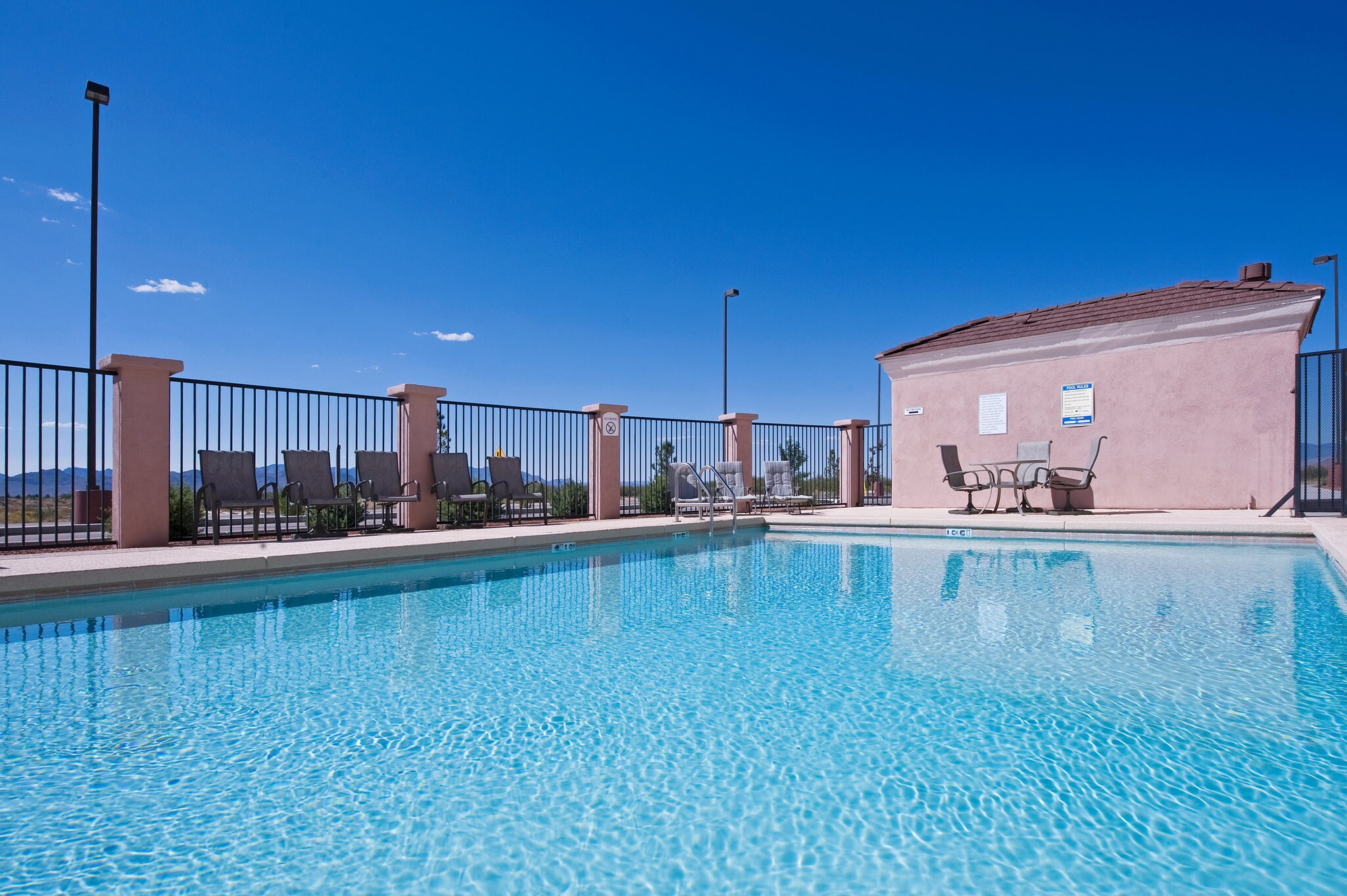 Holiday Inn Express & Suites WILLCOX - Tap to explore photos