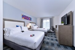 Holiday Inn Express & Suites San Diego - Mission Valley