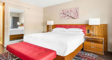 The District by Hilton Club Room Type - 1 BEDROOM KING SUITE