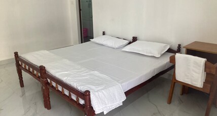 V-host Room Type - King Room