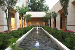 Real InterContinental at Multiplaza Mall