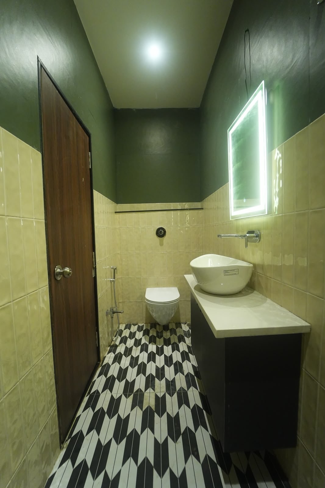 Hotel Pritesh Solitaire - Tap to explore photos