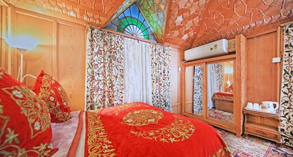 Kolu Group Of Houseboats Room Type - Deluxe Room with Lake View