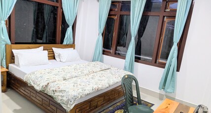 Naku homes dirang Room Type - Deluxe room with Mountain View
