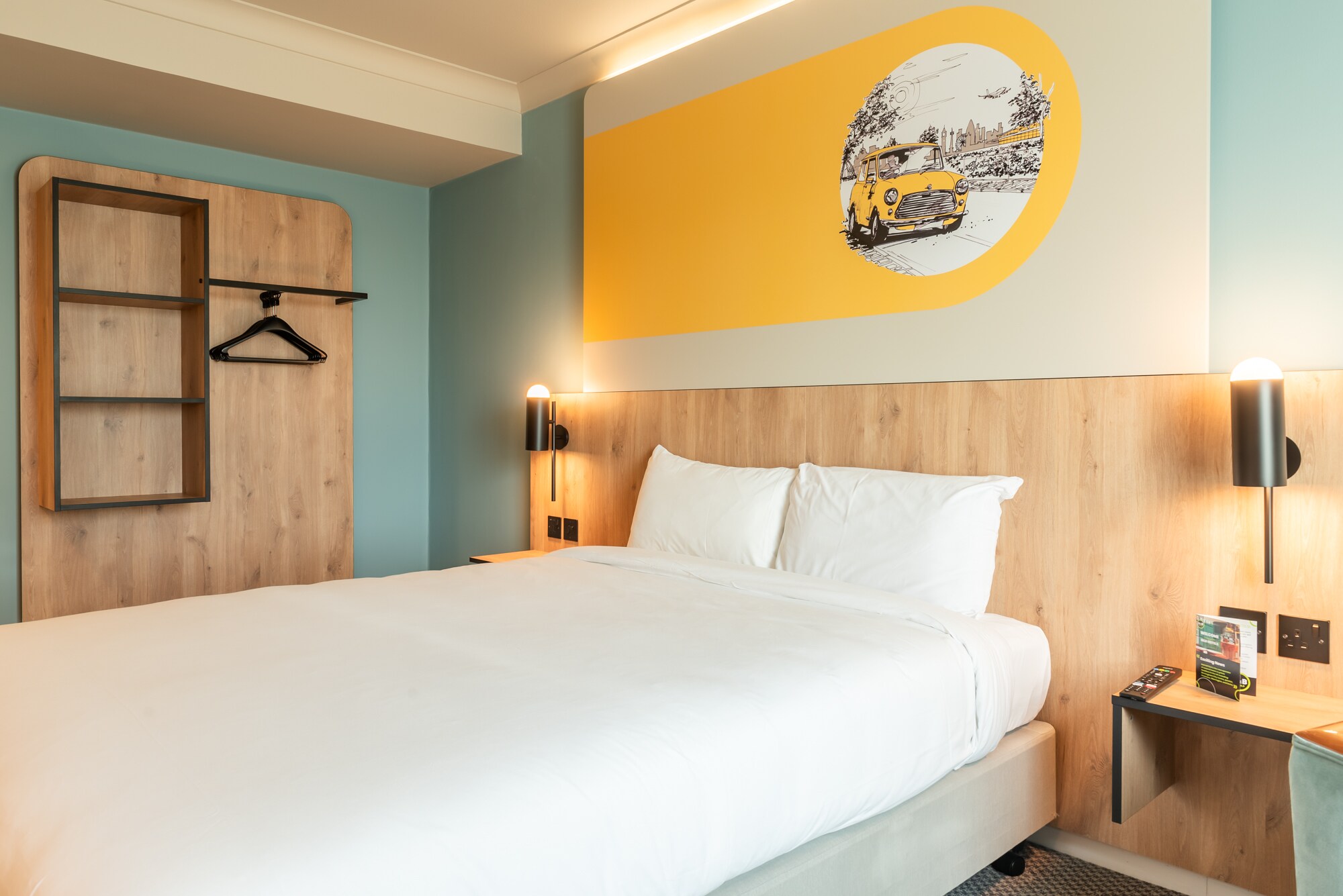 B&B HOTEL London Heathrow - Tap to explore photos