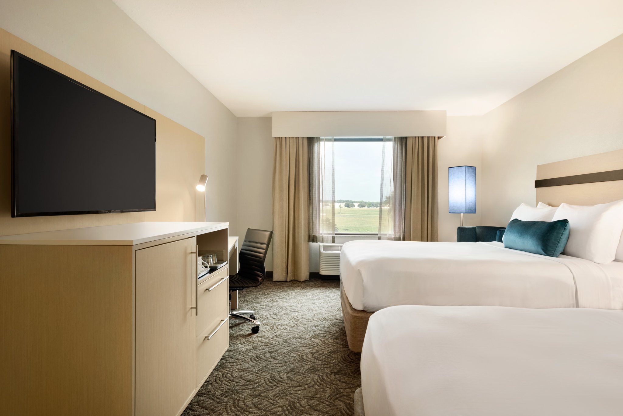 Holiday Inn Bloomington - Normal - Tap to explore photos