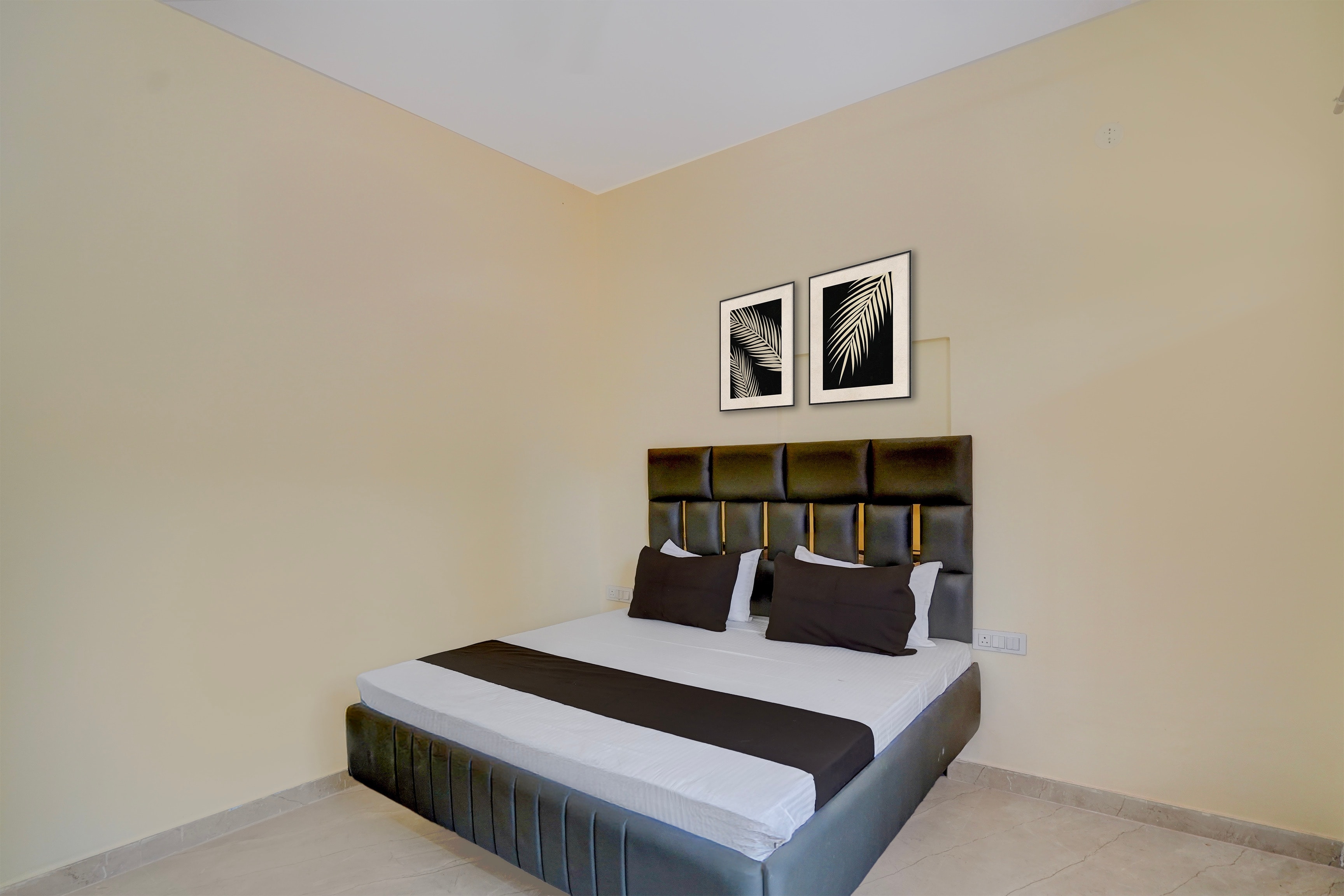 SPOT ON Hotel Rosewood - Tap to explore photos