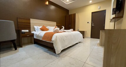 Hotel Kino Tree (formerly known as Hotel Banyan Tree) Room Type - EXECUTIVE ROOM