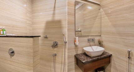 Playotel Inn Anmol Classic Room Type - Play Deluxe Room