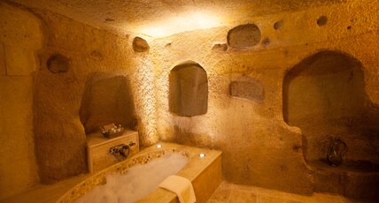 Kayakapi Premium Caves - Cappadocia Room Type - Royal Cave & Pool Suites