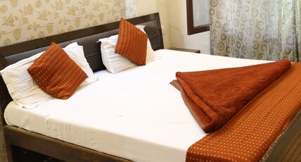 Hotel Grand Room Type - Deluxe AC Room