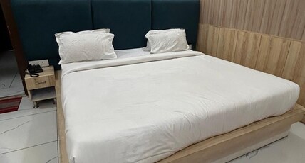 PRANAV RESORT Room Type - Deluxe Room
