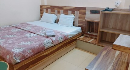 Hotel SUKHMANI Room Type - DELUXE DOUBLE NON AC Room