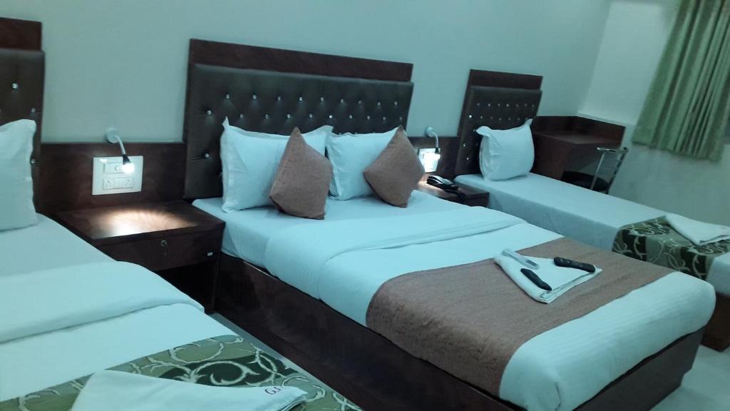 Hotel Golden Hayyath Inn - Tap to explore photos
