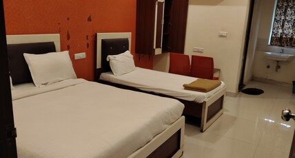 GURU RESIDENCY Room Type - Deluxe Triple Room