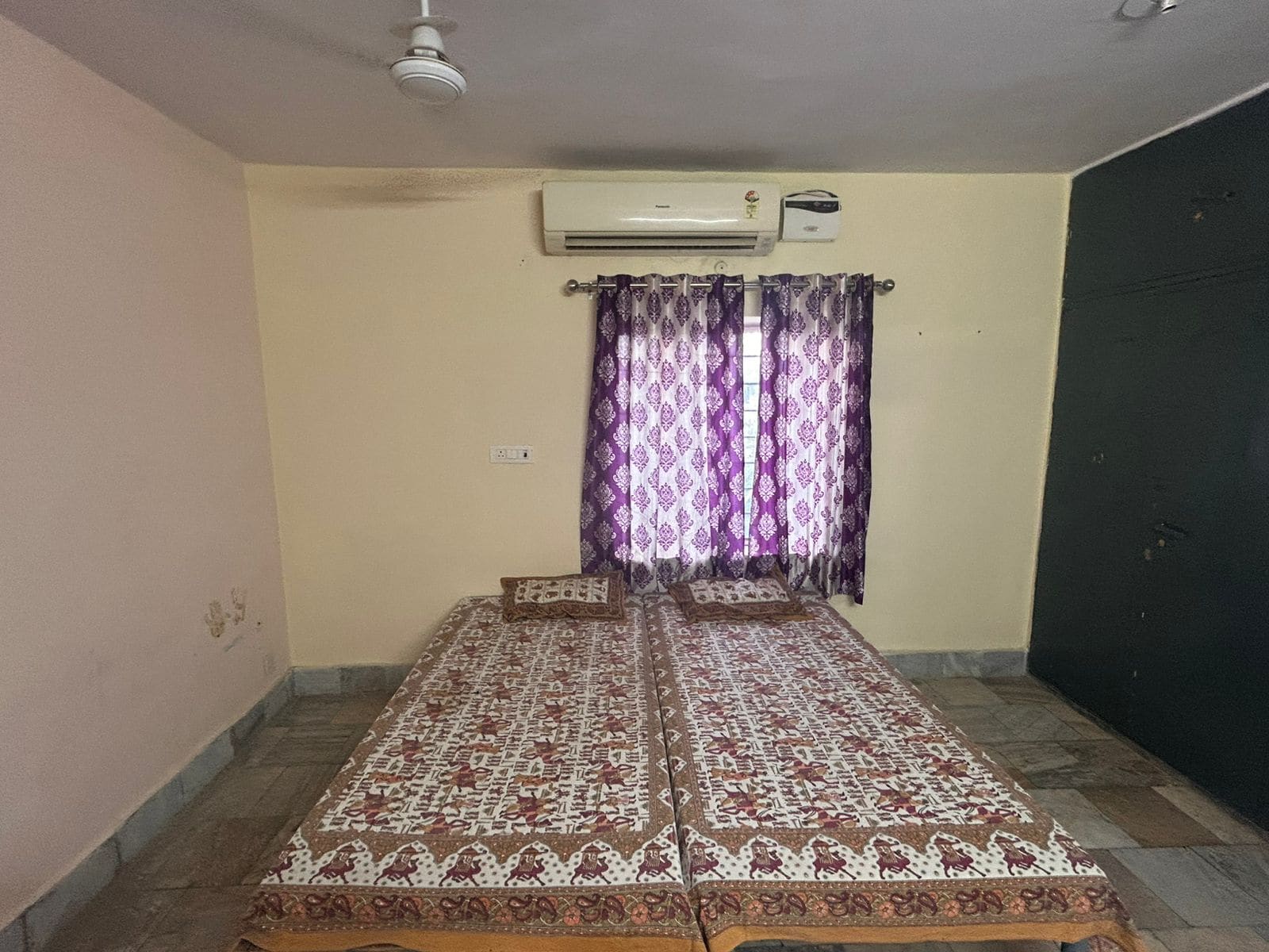 saket Guest house - Tap to explore photos