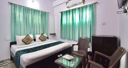 Aashiyana Comfort Homestay |Rooms & Caretaker| Room Type - Family Room