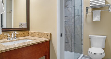 Best Western Plus Traverse City Room Type - Suite-2 Queen Beds, Non-Smoking, Two Story Loft, 2 Flat Screen Tvs, Work Desk, Microwave And Refrige Best Western Plus Traverse City Room Type - Suite-2 Queen Beds, Non-Smoking, Two Story Loft, 2 Flat Screen Tvs, Work Desk, Microwave And Refrige
