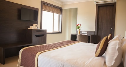 Hotel RG Inn Room Type - Deluxe Room Hotel RG Inn Room Type - Deluxe Room