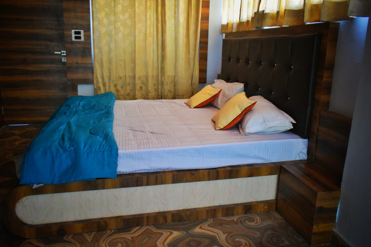 Hotel Shree Ji - Tap to explore photos