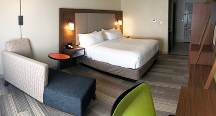 Holiday Inn Express Hotel & Suites Greenville Room Type - 1 King Standard Mobility Accessible Tub