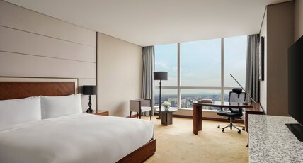 InterContinental Hanoi Landmark72, an IHG Hotel Room Type - 1 King Classic Club Lounge Access