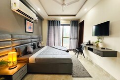 Housr Sector 47 Sohna Road Near Baani Square