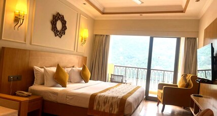 Divine Resorts & Spa Room Type - Executive Room - Ganges View