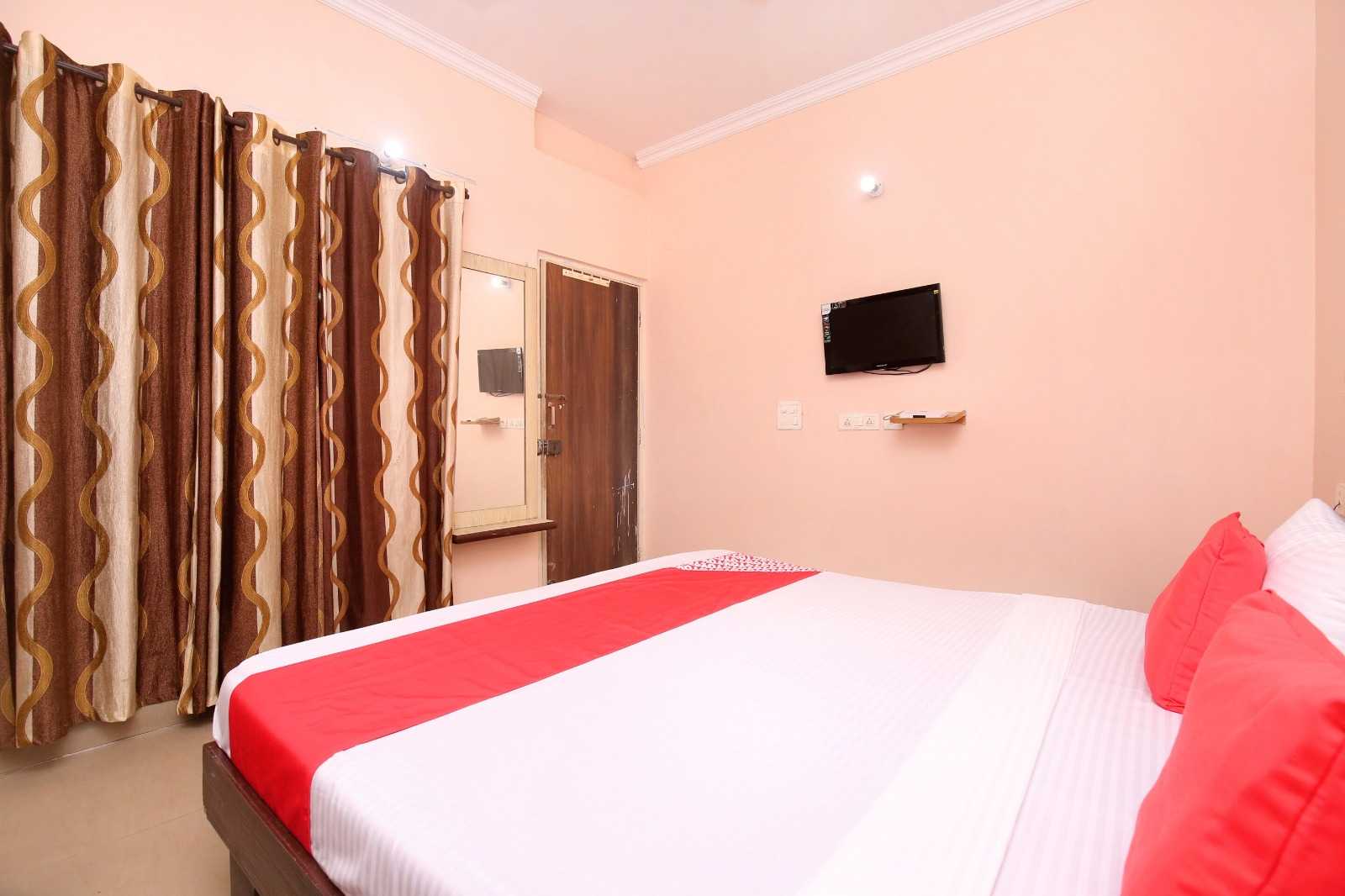 Hotel O Royal - Tap to explore photos