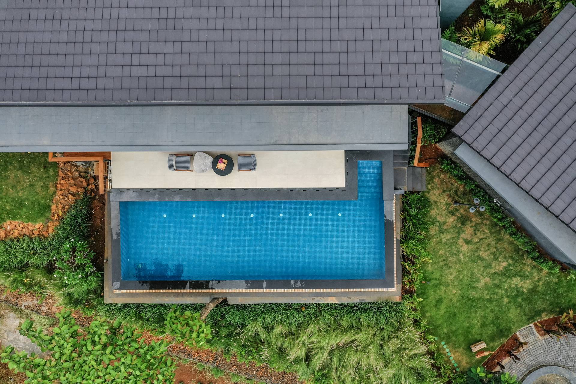 Aaramgharstays - 3BR Lakeshore w/Infinity pool & Jacuzzi - Tap to explore photos