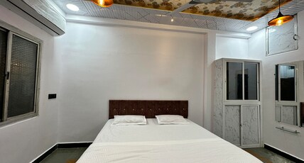 PRUSHA HOMESTAYS Room Type - Delux AC 