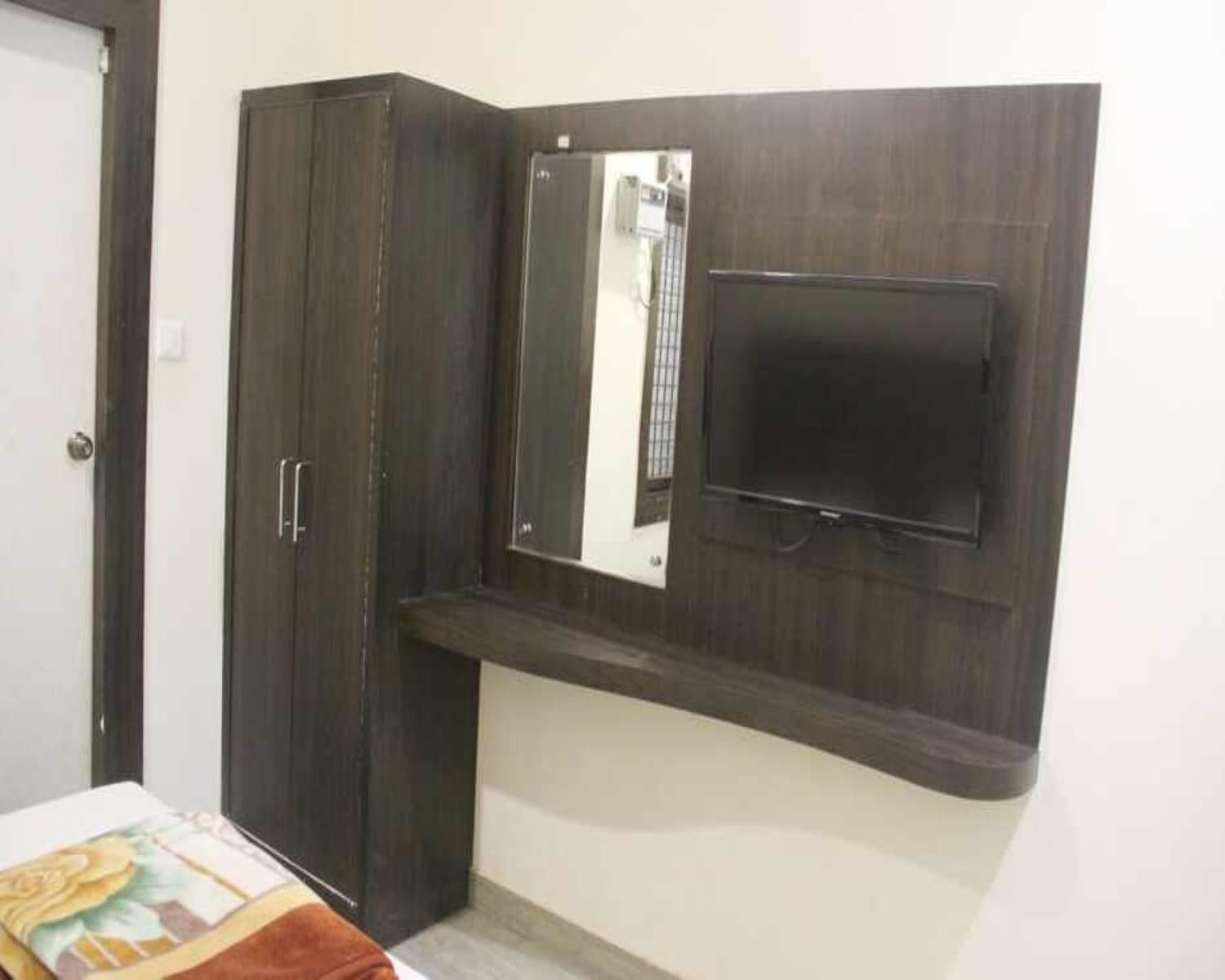 Hotel Nagpal Haridwar - 10 min From Har Ki Pauri - Tap to explore photos