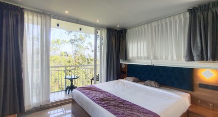 Munnar Glass Cottage Room Type - Cottage