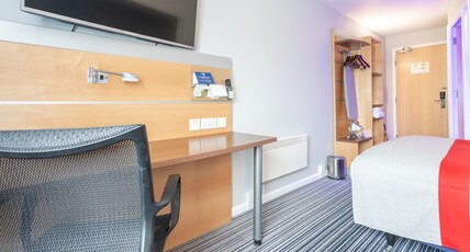 Holiday Inn Express Dunfermline Room Type - 1 Double Standard Sofa Bed with Free Hot Breakfast Holiday Inn Express Dunfermline Room Type - 1 Double Standard Sofa Bed with Free Hot Breakfast